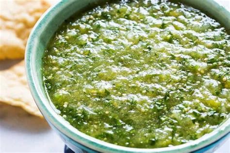 How To Make Tomatillo Salsa Verde At Home Great On Chips And Tacos