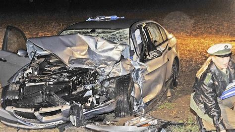 Zwei Autos Krachen Frontal Zusammen F Nf Verletzte Abendzeitung M Nchen