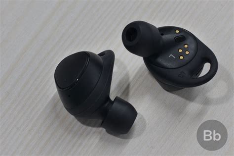 Samsung Gear Iconx 2018 Detailed Review Beebom