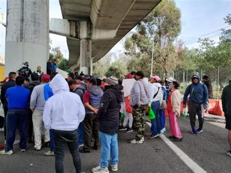 Bloqueo colapsa el tránsito en la México Cuernavaca protestan por