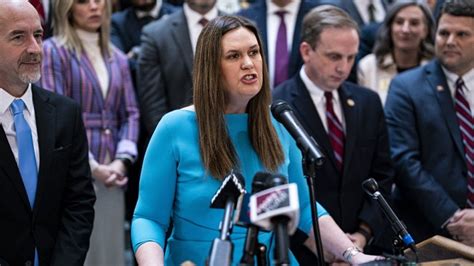 Sarah Huckabee Sanders reportedly declined to endorse Trump – 850 WFTL