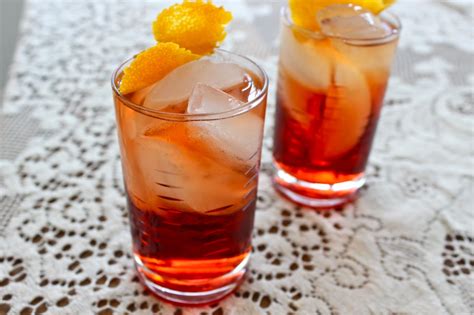 Recipe The Classic Negroni Cocktail Kitchn