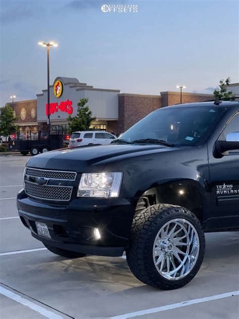 2013 Chevrolet Avalanche With 22x12 44 Tis 544c And 33125r22 Nitto