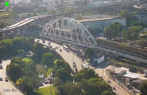 Acidente Envolvendo Quatro Carros Na Avenida Francisco Bicalho