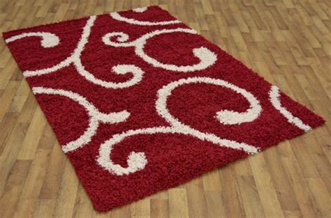 7 Red Shaggy Area Rugs For A Modern Living Room - Cute Furniture UK