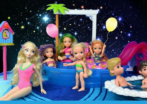 Elsa and Anna Pool Party! Toddlers Anna & Elsa + Friends Swim Play ...