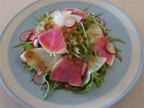 紅芯大根と水菜のカラフルサラダの画像 食べ物のアイデア レシピ サラダ