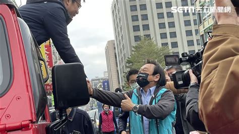 多圖／農夫農婦都來了！吳怡農、陳其邁車掃拜票 支持者嗨翻搶握手 政治 三立新聞網 Setn