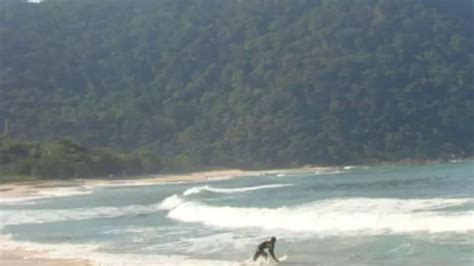 Corpo de turista que desapareceu no mar em Guarujá é encontrado e