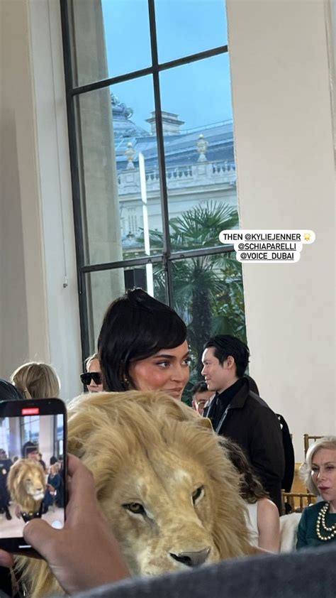 Portal Jenner Brasil On Twitter Kylie Jenner No Desfile Da