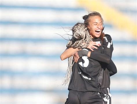 Bragantinas visitam as Sereias da Vila pelo Paulistão Feminino