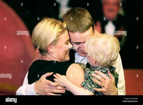 Stephen hendry celebrates wife mandy son blaine hi-res stock photography and images - Alamy