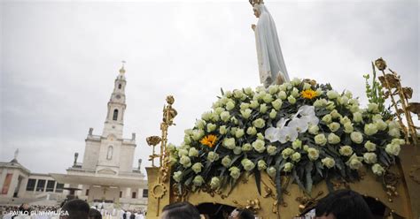 Centenas já no recinto do santuário de Fátima para cerimónias da