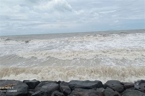 Waspada Gelombang Tinggi Hingga 4 Meter Di Perairan Selat Sunda Selatan