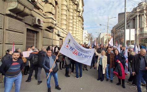 FOTO VIDEO Blokirana Nemanjina Ulica Zaposleni U Javnom Sektoru