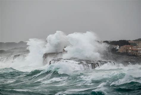 Stromboli Allarme Tsunami Onde Alte Un Metro E Mezzo