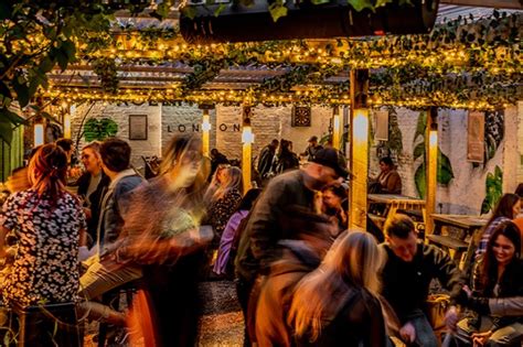 Rolling Stock Beers Djs And Big Gardens In Shoreditch Designmynight