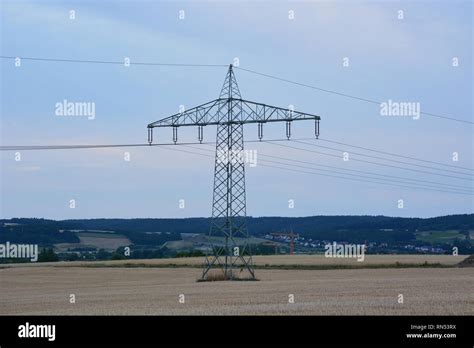 Big pylon Fotos und Bildmaterial in hoher Auflösung Alamy