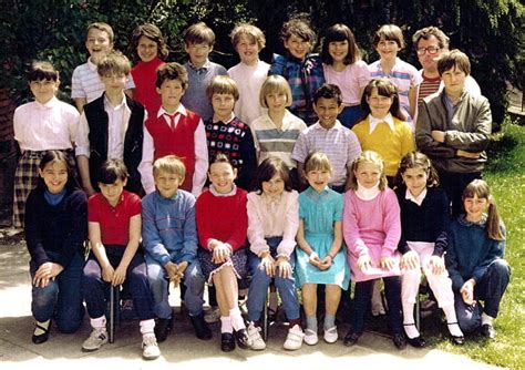 Photo de classe CM2 de 1984 Ecole Léon Gambetta Cambrai Copains d