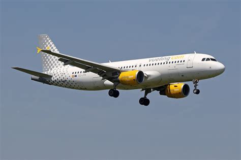 EC JTR Airbus A320 214 Vueling Airlines Brussel20220615 5 Flickr