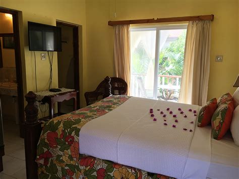 Superior Queen Or Double Rayon Hotels