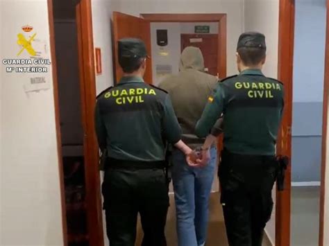 Detenido Por Retener Amenazar Y Robar A Un Menor