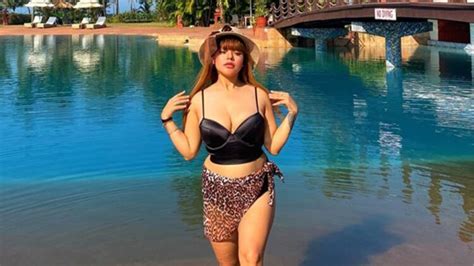 3 Hot Sexy Rowhi Rai Bikini Pics
