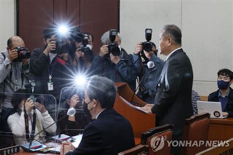 이태원 참사 현안 보고 하는 이상민 장관 연합뉴스