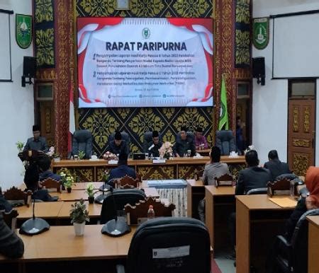 DPRD Dumai Gelar Paripurna Laporan Hasil Kerja Pansus B Dan C Terkait 2