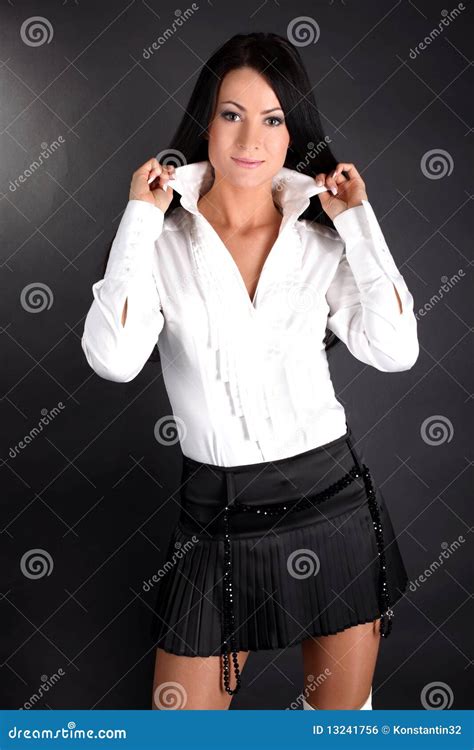 Femme Dans La Chemise Blanche Et La Jupe Noire Photo Stock Image Du