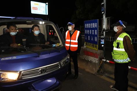 全域低风险的常州凌晨，从严从紧从实方阔，依然忙碌、紧张而有序龙城茶座 化龙巷