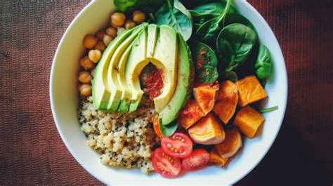 Um Prato Vegetariano Recheado Para O Almo O Abacate Quinoa Batata Doce