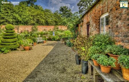 Kelmarsh Hall and Gardens, near Kettering, hotels - Great British Gardens