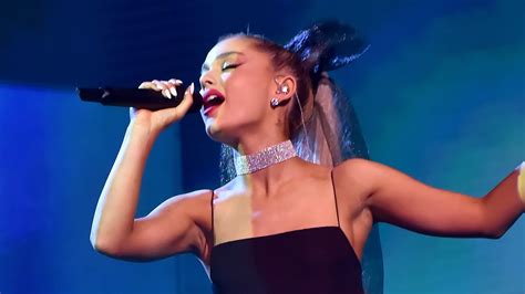 Ariana Grande Opens 2018 Billboard Music Awards With Powerful No Tears Performance Youtube