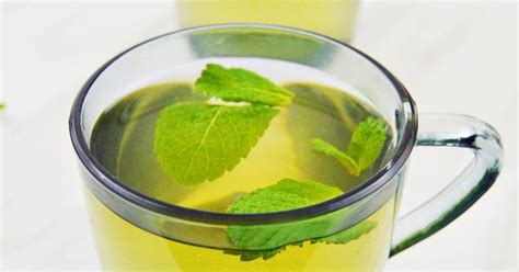 Easy Fresh Mint Tea Recipe - Flavours Treat