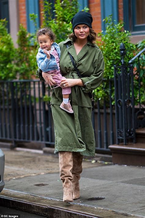 Chrissy Teigen Shows Off Her Pregnant Body As She Posts Artsy Nude Photo For A Mother S Day