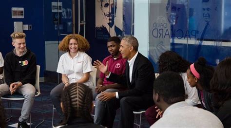 VIDEO: When Barack Obama ‘crashed’ a high school student meeting and ...