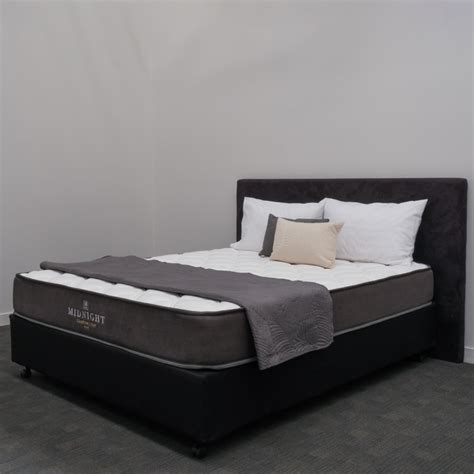 Makers Midnight Comfort Top Mattress Vendella Specialists In