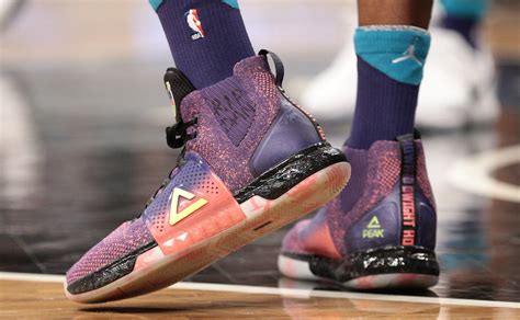 Nba Sneakers Of The Night Demar Derozan Debuts New Kobe Shoe And More