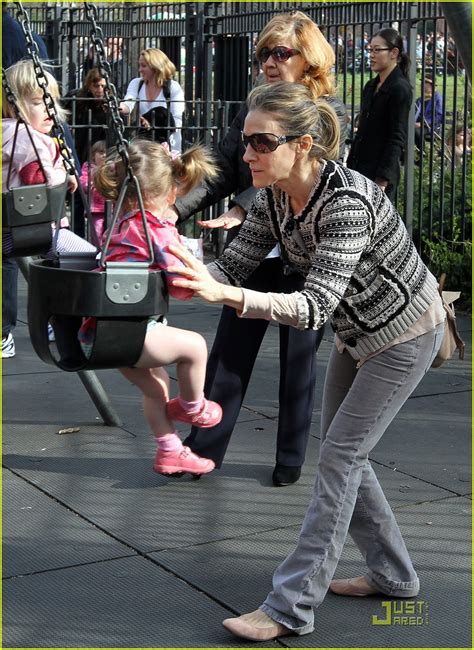 Photo Sarah Jessica Parker Playground With Marion And Tabitha