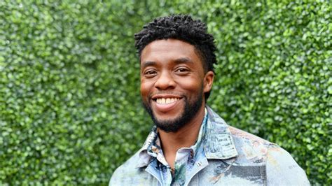 Chadwick Boseman Dies at 43: Fans, Public Figures Honor His Memory With ...