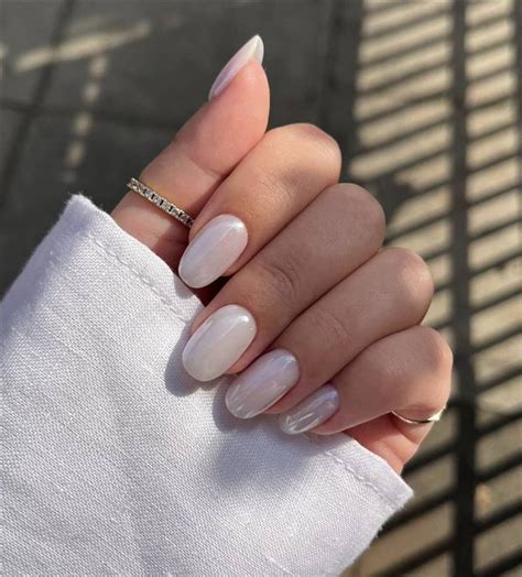 Uñas nacaradas 10 manicuras elegantes de la tendencia que arrasa en