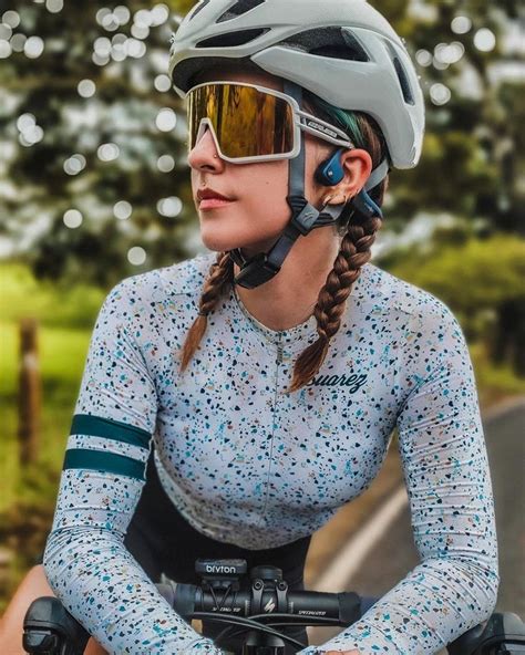 🚲👏🏻👱🏻‍♀️👩‍🦰👩‍🦱👩🏿‍🦳 In 2024 Cycling Women Women Cyclists Bikes Girl