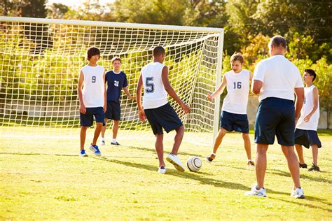 Rede de futebol society x futebol de campo conheça as diferenças