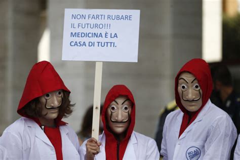 Medicina Stop Al Numero Chiuso Primo Ok A Iscrizione Libera Al Primo