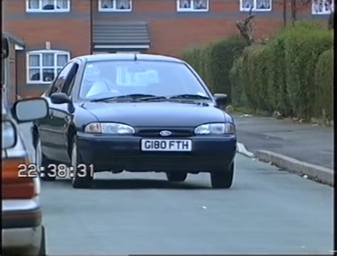 Imcdb Org Ford Mondeo Mki In Crimewatch Uk