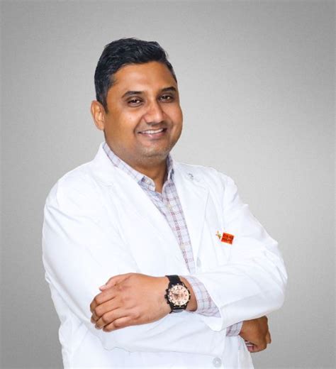 Dr Vikas Bhardwaj Best Neurosurgeon In Noida Delhi Ncr