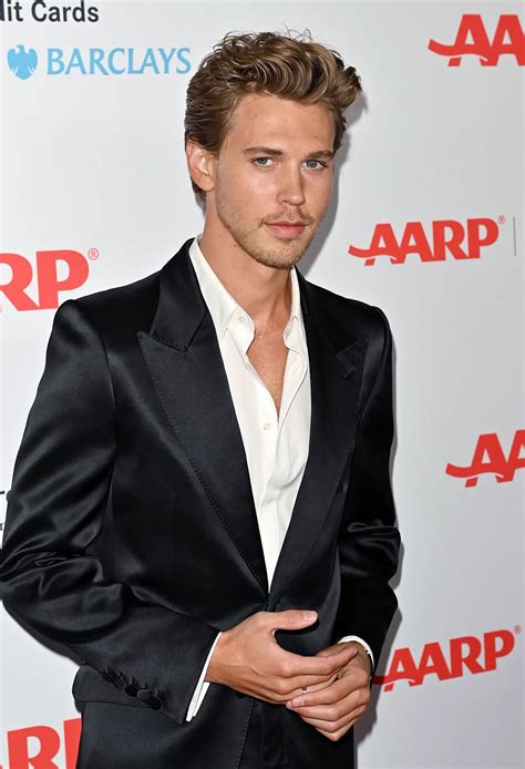 Austin Butler Recalls Watching ‘Sex in the City’ in the Bathtub to