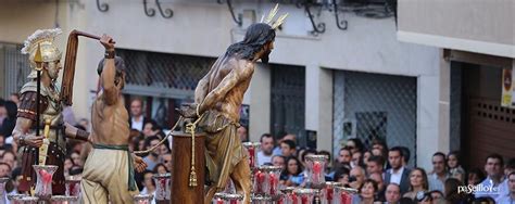 Paseillo es Cuadrilla de Ntro Padre Jesús de la Columna 2004