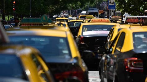 Aumentan taxis parquímetros y VTV pero no subtes y peajes